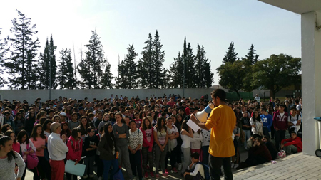 Concentración en el IES Vega del Mar en solidaridad con las víctimas del atentado de París