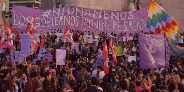 Marcha de mujeres en Argentina