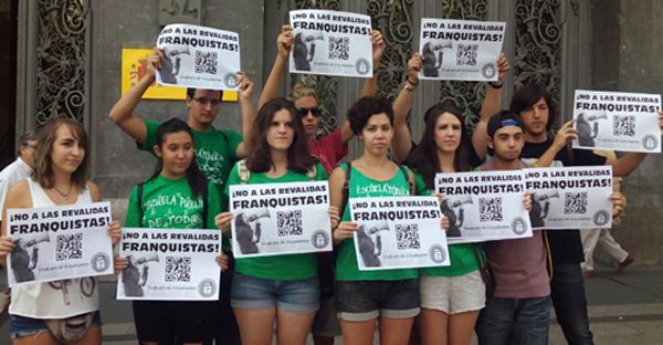 Rueda de prensa frente al Ministerio