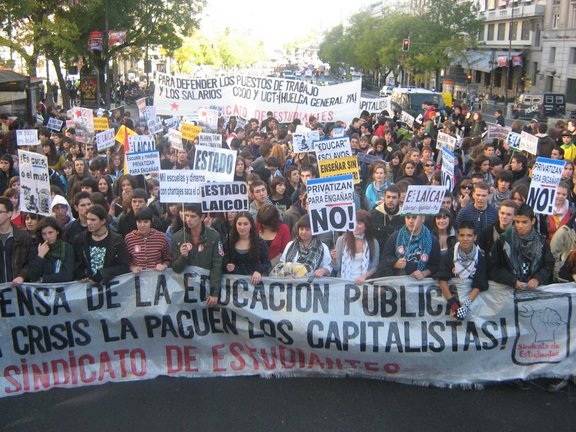 http://sindicatodeestudiantes.org/images/fotosarticulos/mani%20madrid%2013.jpg