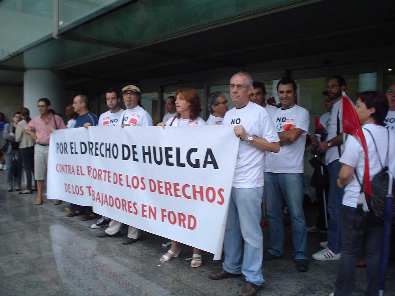 No se puede mostrar la imagen “http://sindicatodeestudiantes.org/images/fotosarticulos/trabajadores%20ford.jpg” porque contiene errores.