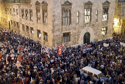 http://sindicatodeestudiantes.org/images/fotosarticulos/valencia.jpg